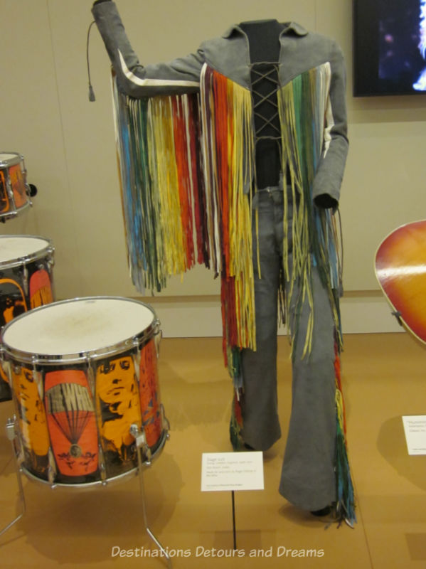 1960s drum stage and stage suit