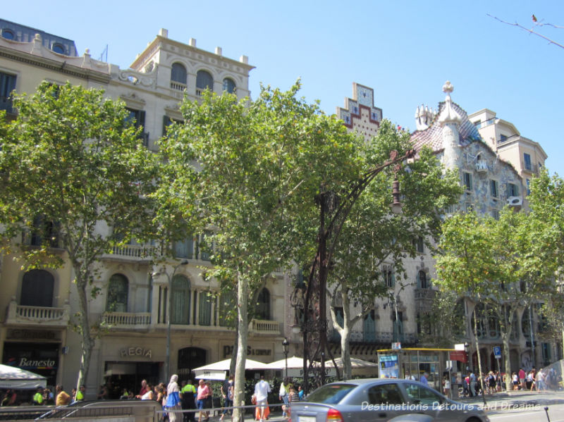 Block of Discord (Illa de la Discòrdia). Guide to exploring Barcelona on foot: Las Ramblas, the Gothic Quarter, the Eixemple district, and the beach