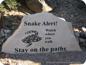 snake alert sign