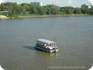 Water taxi on the Red River