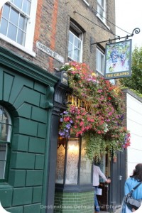 Grapes pub in London