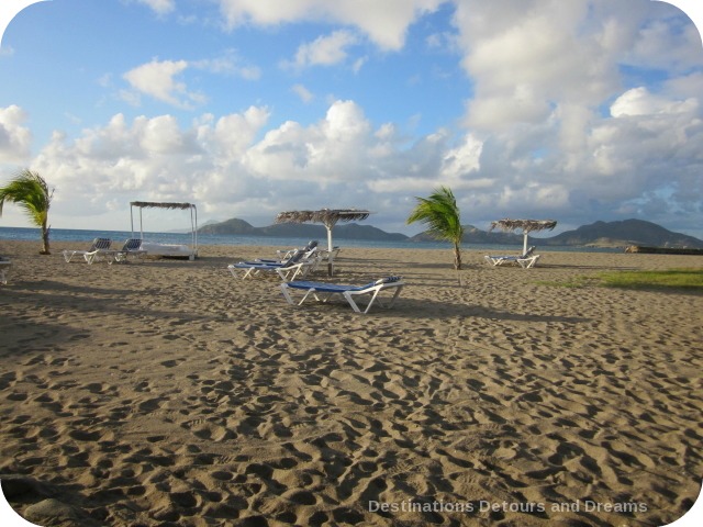 Pinney's Beach, Nevis