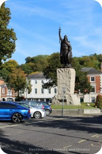 Wandering Through Winchester - King Alfred Statue