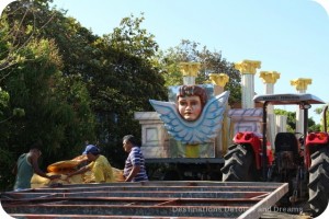 Preparing a Carnaval float