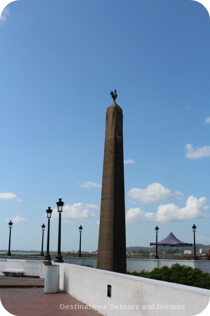 Plaza de Francia obelish