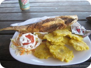 Dining in Pedasi: pescado frito entero