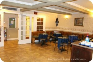 Breakfast area at Ascot Inn at the Rock in Morro Bay, California