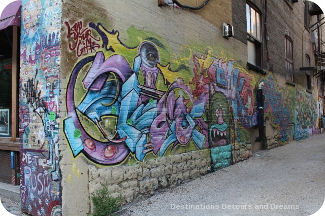 Exchange District photo tour - graffiti in lane