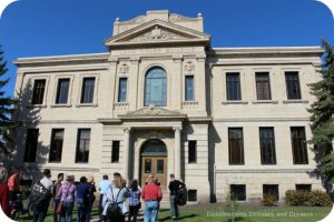 Winnipeg and Tyndall Stone: Winnipeg Land Titles Building