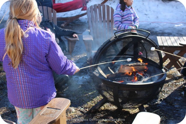 Festival du Voyageur: roasting marshmallows