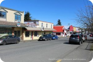 Murals in Chemainus, British Columbia (Muraltown): Oak Street