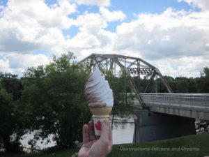 A Winnipeg summer tradition: ice cream at the Bridge Drive-In