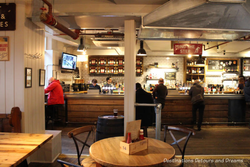 parcel Yard pub in King's Cross Station, London, England