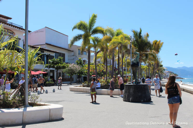 Impressions of the Puerto Vallarta: the Malecón