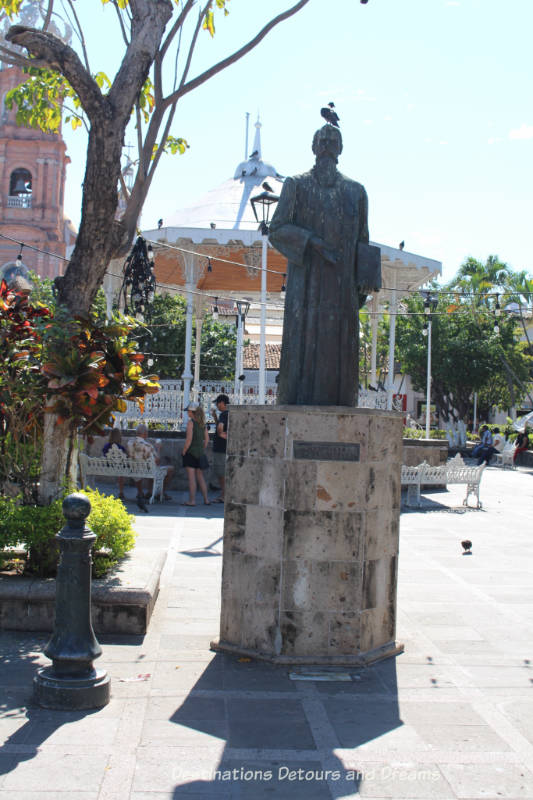 Impressions of Puerto Vallarta: Statue of Ignacio Vallarta in the main square