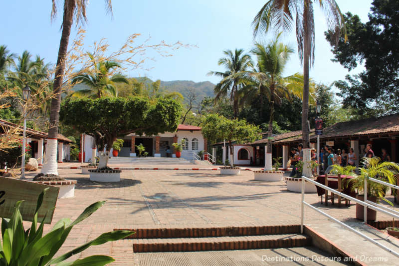 Centro Cultural Cuale building and plaza on Isla Cuale: Puerto Vallarta's Island Oasis