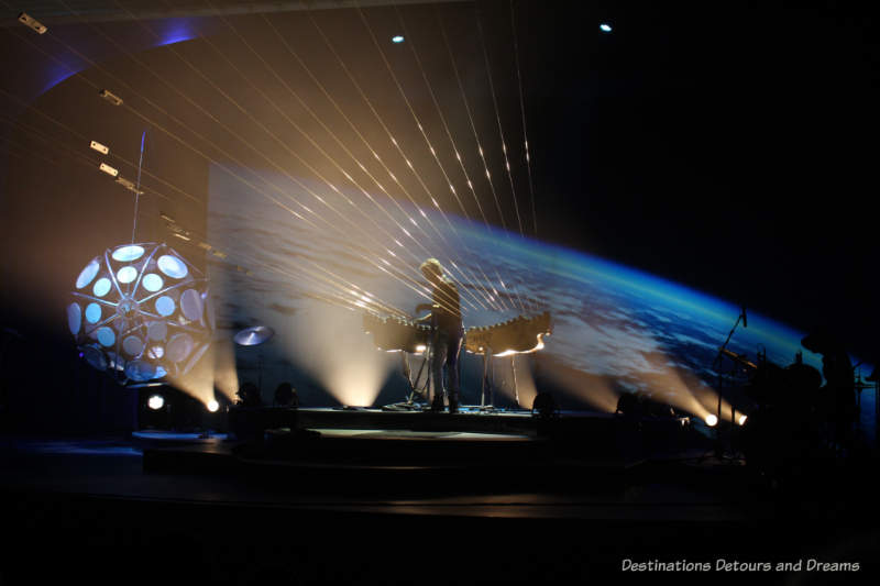 Earth Harp performance at Silver Dollar City