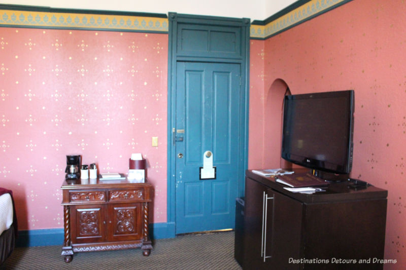 Area of the bedroom in Crescent Hotel & Spa