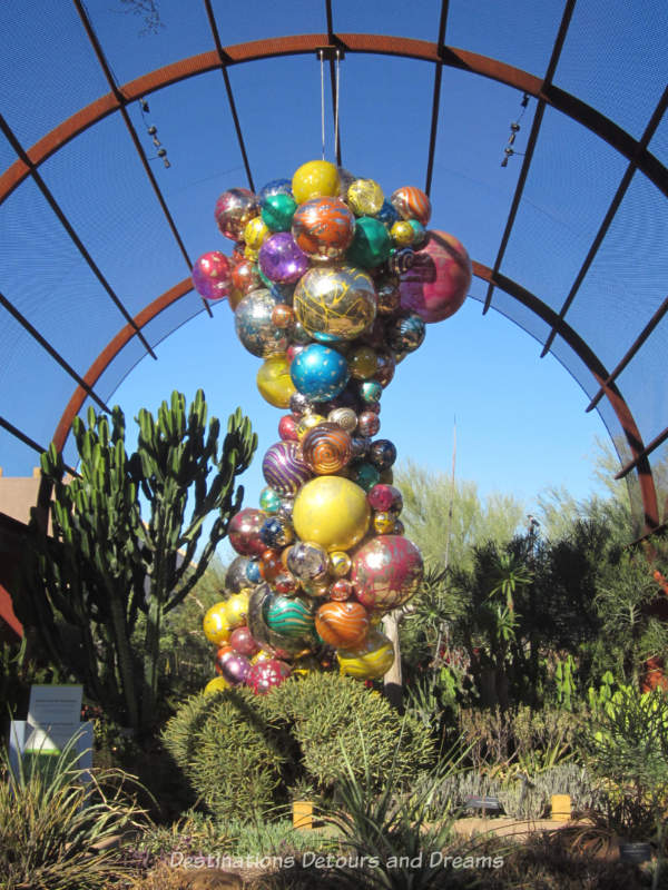 Chihuly Polyvitro Chandelier