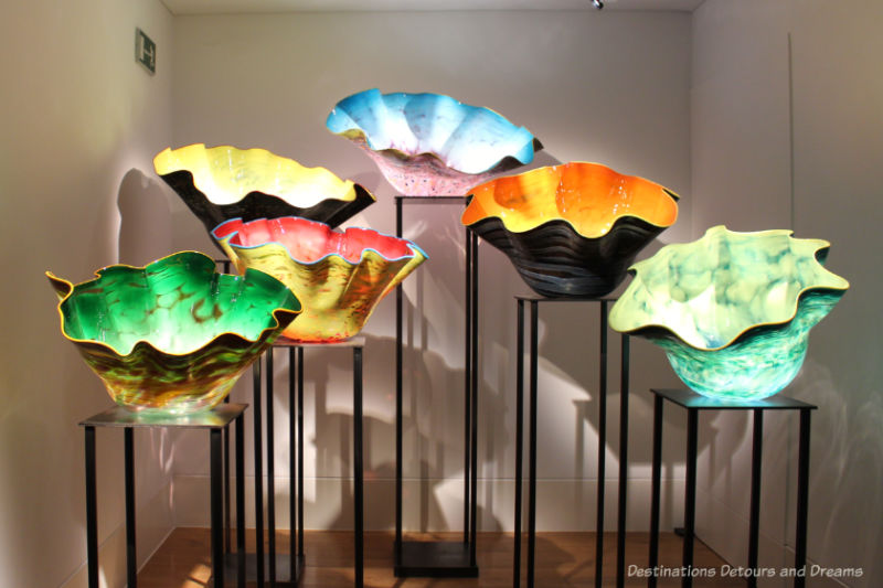 Chihuly bowls with scalloped edges at Kew Gardens