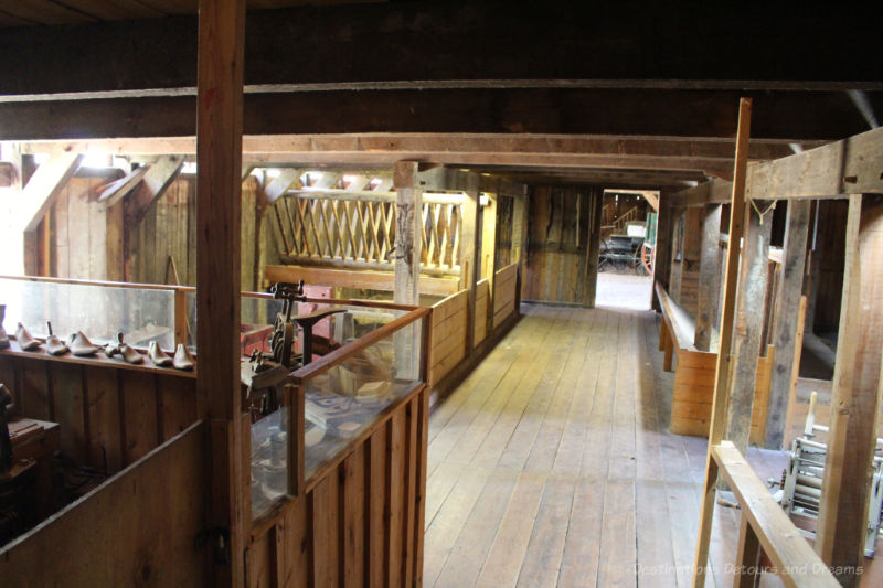 Barn with centre hall and stalls 