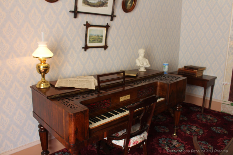 Piano in an 1800s drawing room