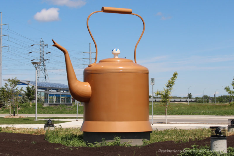 A large copper-coloured kettle as a piece of Winnipeg public art