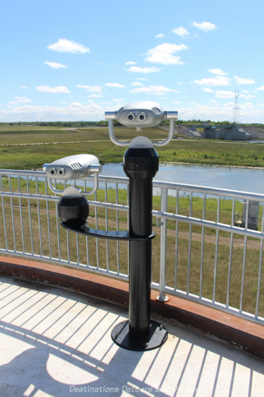 Viewing telescope on a viewing platform