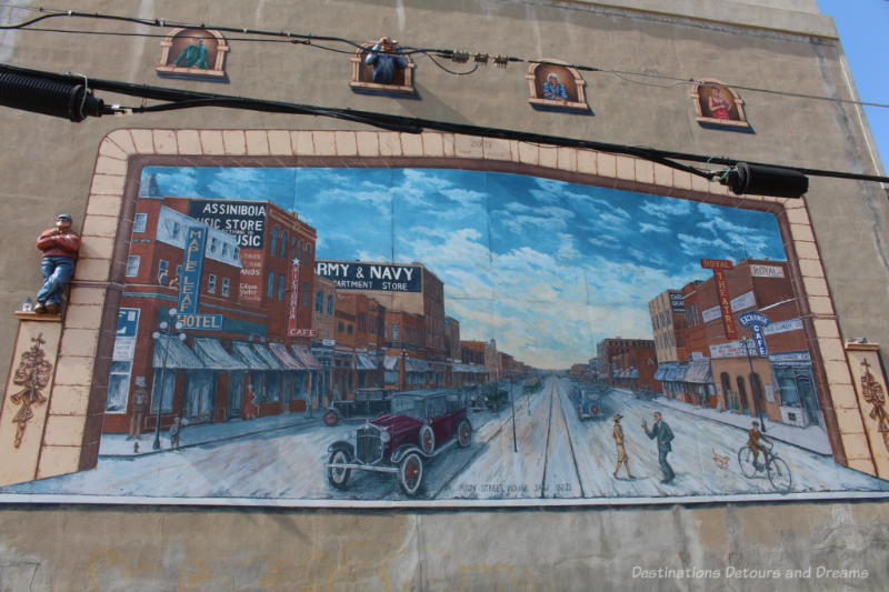 Mural on the outside of the building depicting Moose Jaw Main Street in the 1920s