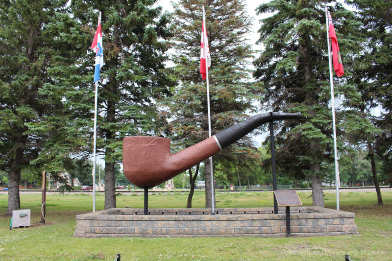 Giant outdoor pipe statue - roadside attraction